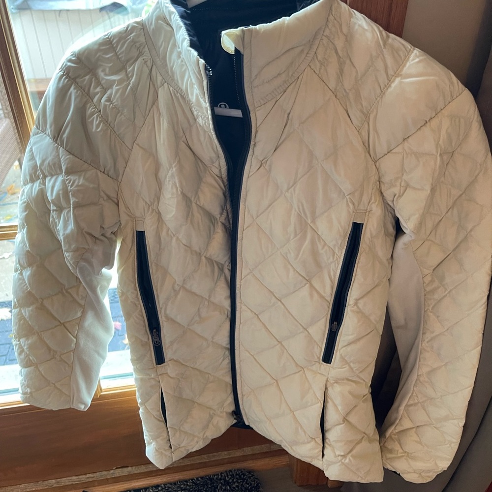 Lululemon women’s jacket